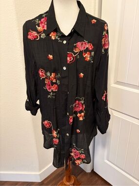 fig and flower Black Top with Green Tree and Pink Accent Label
